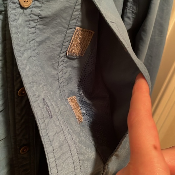 Mountain Hard Wear button up - Picture 4 of 7